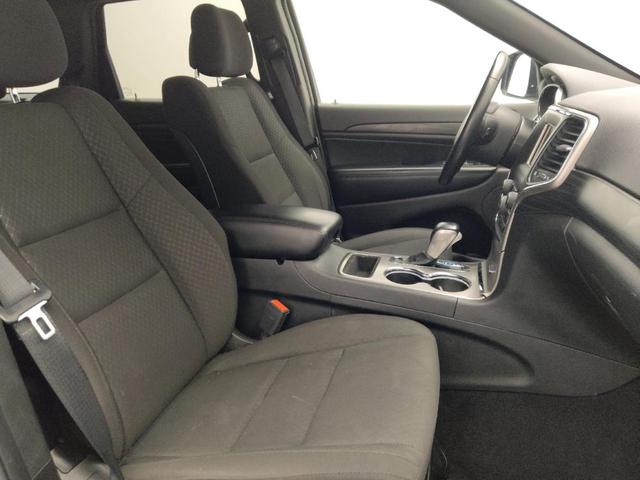Photo of 2021 Diamond Black Crystal Pearlcoat Jeep Grand Cherokee