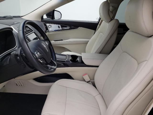 Photo of 2017 Diamond Black Lincoln MKX