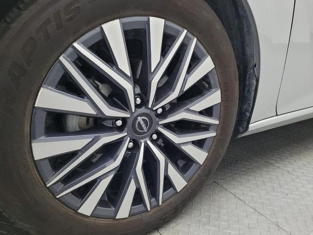 Photo of 2024 Brilliant Silver Metallic Nissan Altima