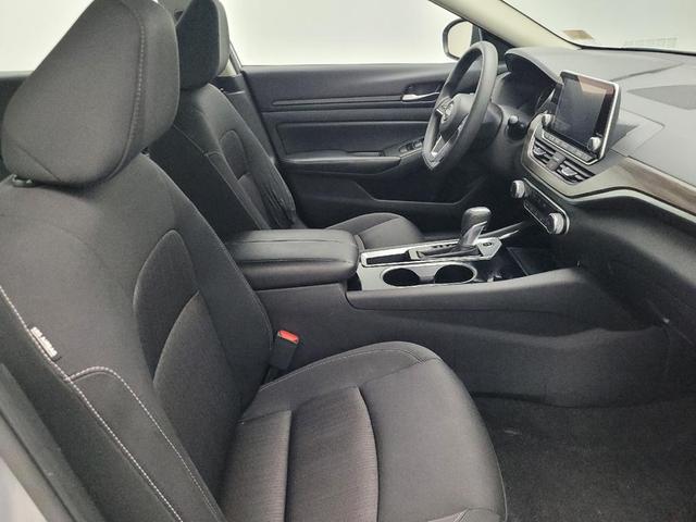 Photo of 2024 Brilliant Silver Metallic Nissan Altima