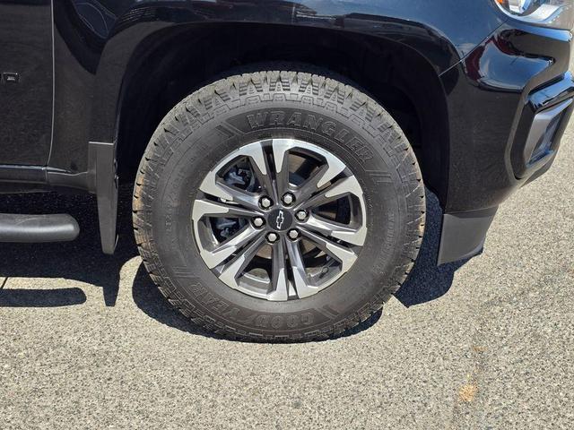 Photo of 2022 Black Chevrolet Colorado