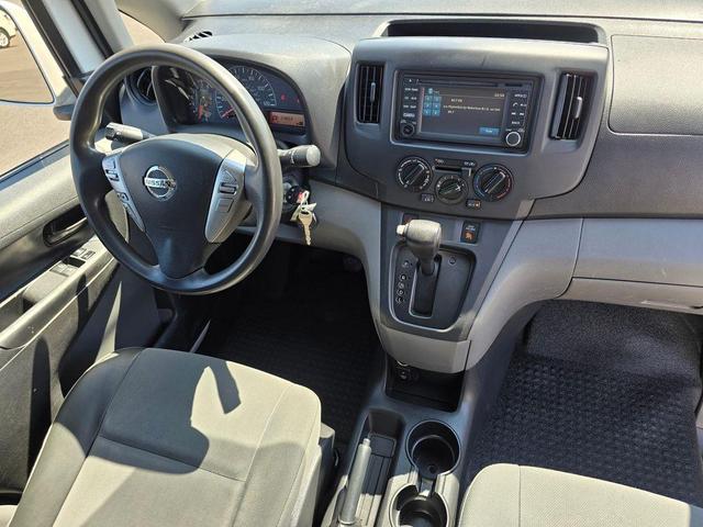 Photo of 2018 Cloud White Nissan NV200