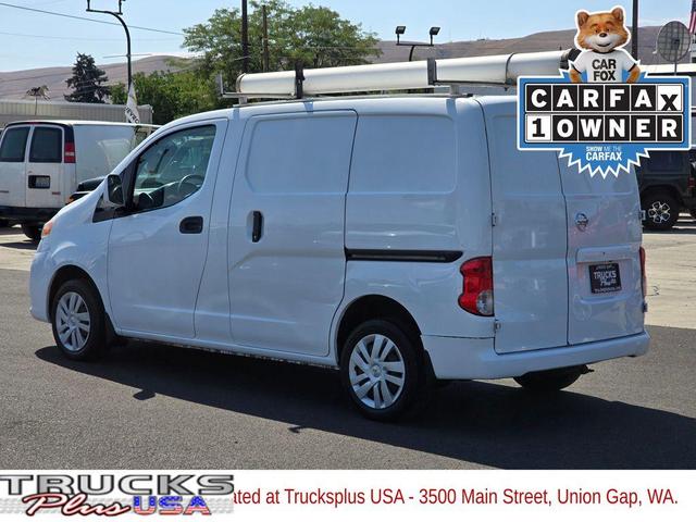 Photo of 2018 Cloud White Nissan NV200
