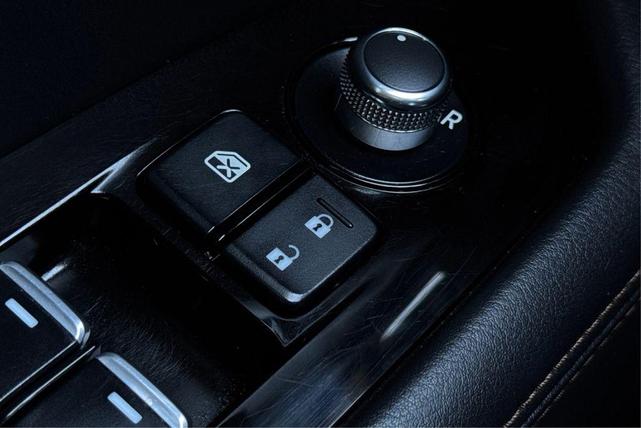 Photo of 2023 Deep Crystal Blue Mica Mazda CX-5