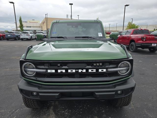 Photo of 2025 ERUPTION GREEN METALLIC Ford Bronco