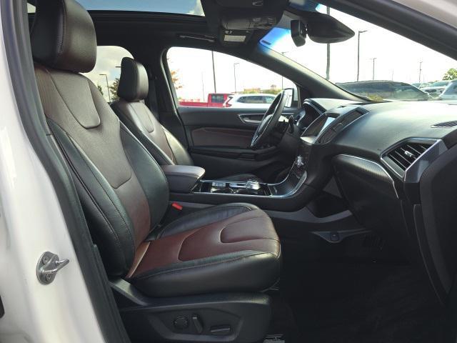 Photo of 2020 Star White Metallic Tri-Coat Ford Edge
