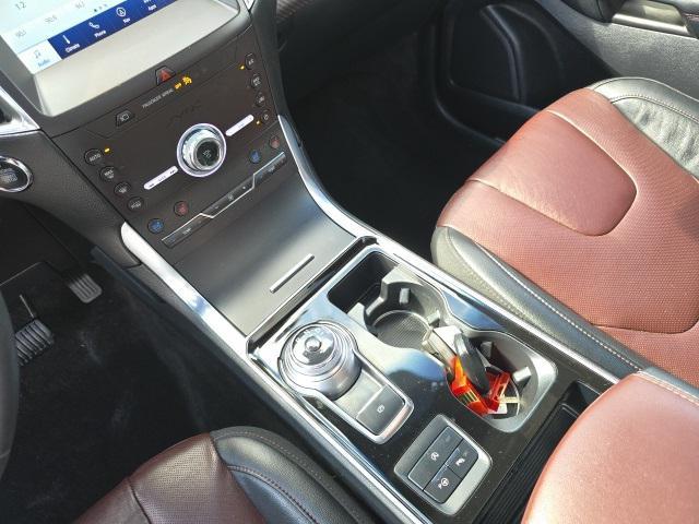 Photo of 2020 Star White Metallic Tri-Coat Ford Edge