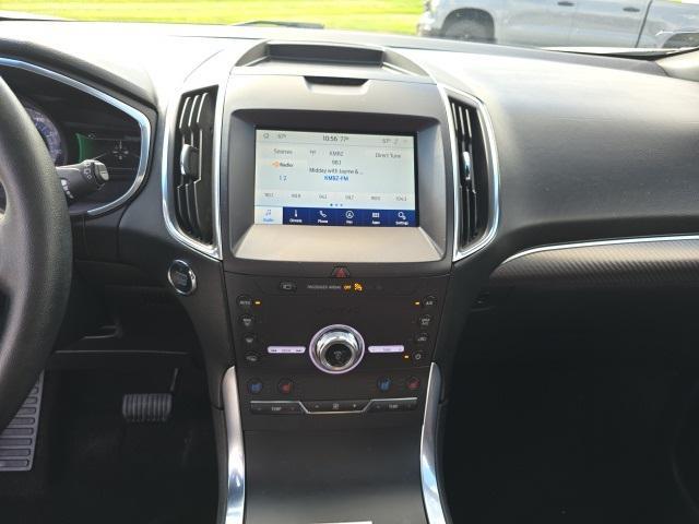 Photo of 2020 Star White Metallic Tri-Coat Ford Edge