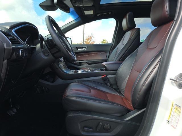 Photo of 2020 Star White Metallic Tri-Coat Ford Edge