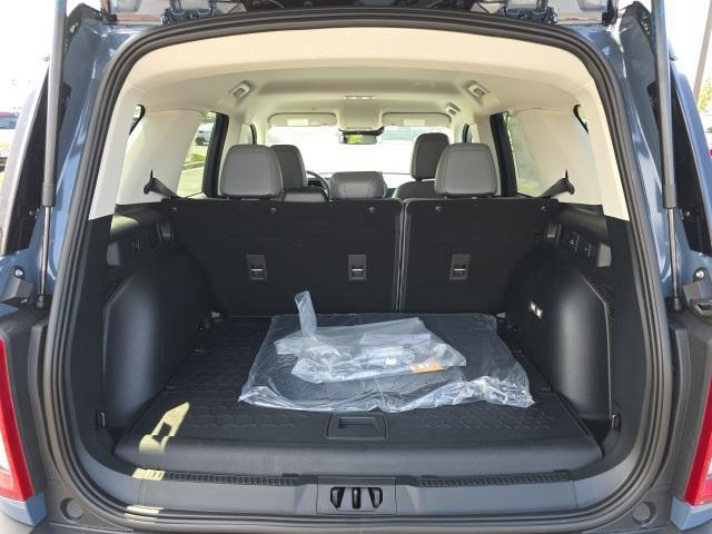 Photo of 2025 AZURE GRAY METALLIC TRI-COAT Ford Bronco Sport