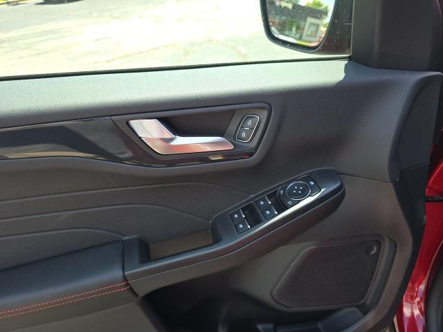 Photo of 2025 RAPID RED MET TINTED CC Ford Escape