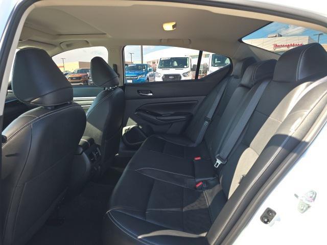 Photo of 2023 Pearl White Tricoat Nissan Altima