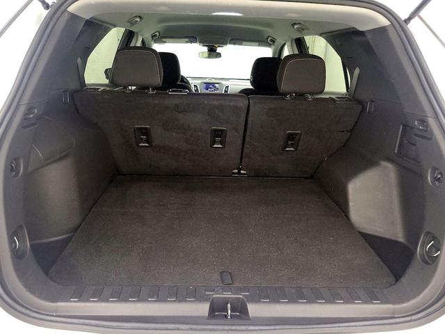 Photo of 2023 White Chevrolet Equinox