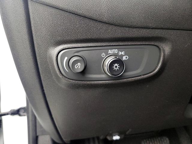 Photo of 2023 White Chevrolet Equinox