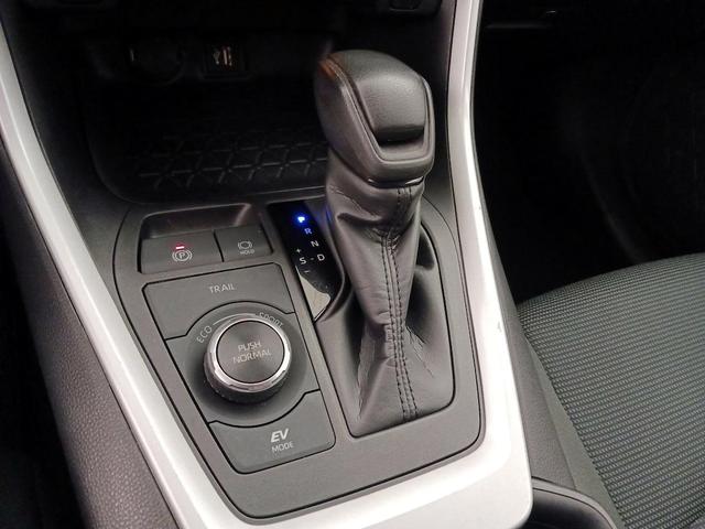 Photo of 2024 Silver Toyota RAV4 Hybrid