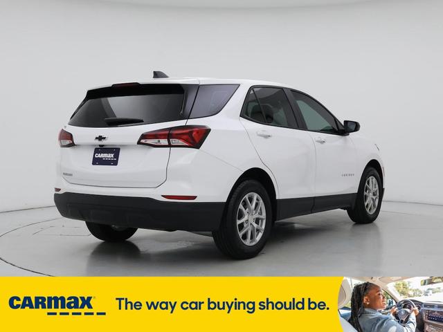 Photo of 2024 White Chevrolet Equinox