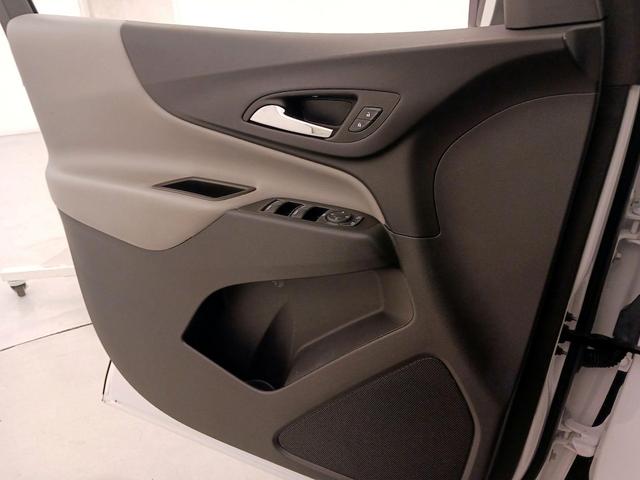 Photo of 2024 White Chevrolet Equinox