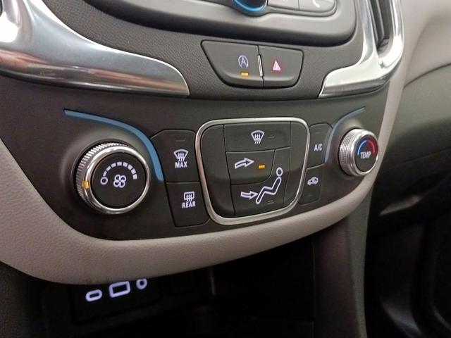 Photo of 2024 White Chevrolet Equinox