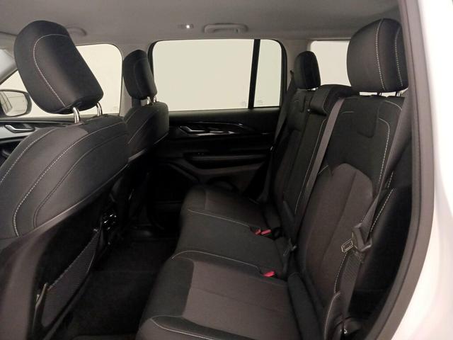 Photo of 2023 White Jeep Grand Cherokee