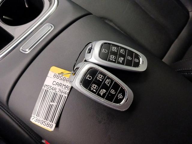 Photo of 2022 Gray Hyundai SANTA FE