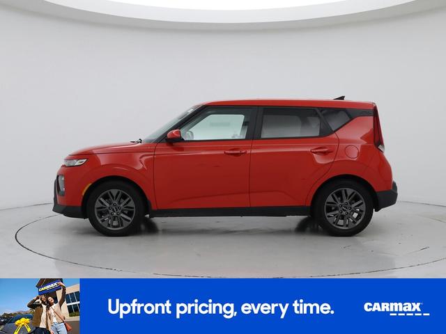 Photo of 2022 Red Kia Soul