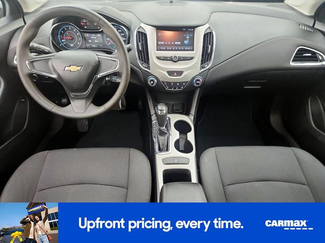 Photo of 2017 Silver Chevrolet Cruze