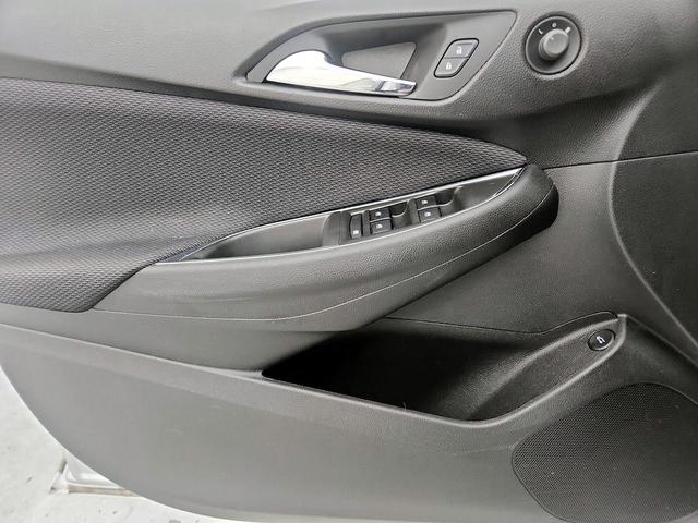 Photo of 2017 Silver Chevrolet Cruze