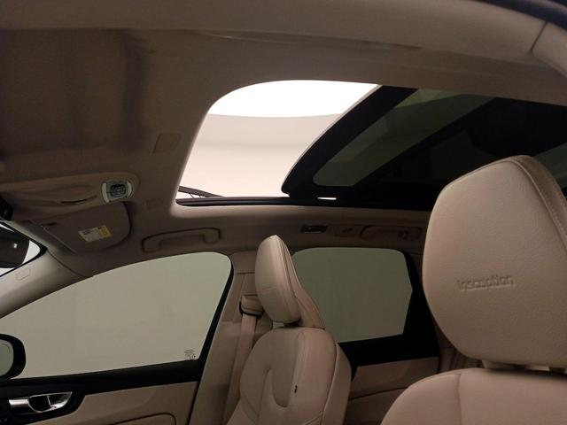 Photo of 2020 Black Volvo XC60