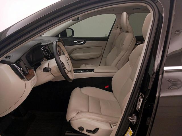Photo of 2020 Black Volvo XC60