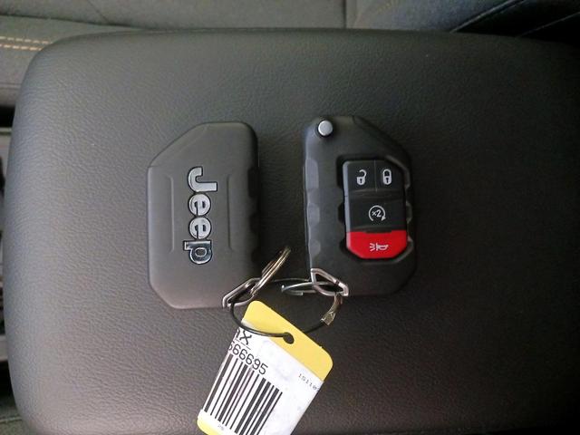 Photo of 2025 Gray Jeep Wrangler
