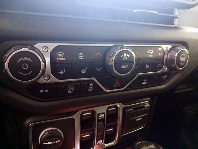 Photo of 2025 Gray Jeep Wrangler