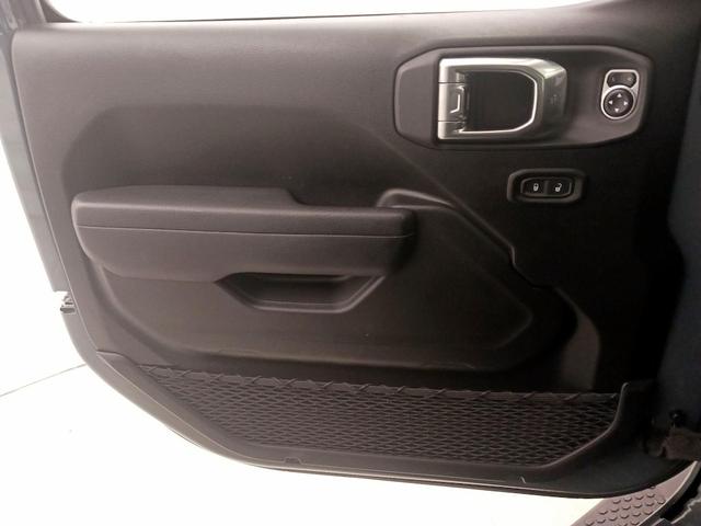 Photo of 2025 Gray Jeep Wrangler