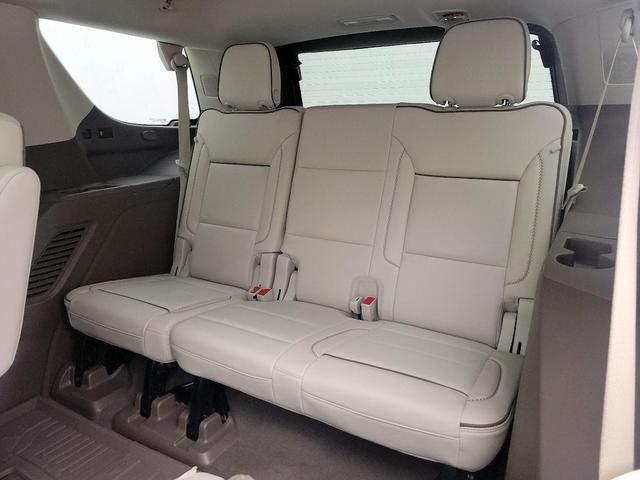 Photo of 2021 White GMC Yukon