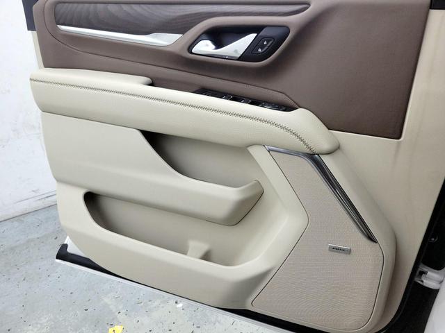 Photo of 2021 White GMC Yukon