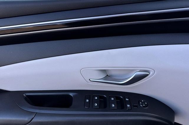 Photo of 2022 Phantom Black Hyundai TUCSON