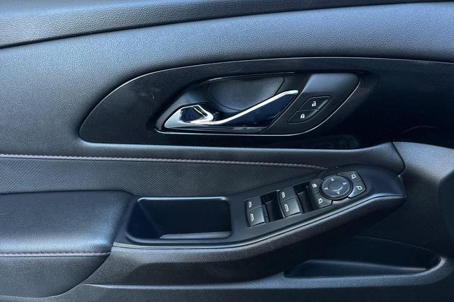 Photo of 2022 Mosaic Black Metallic Chevrolet Traverse