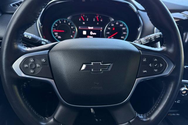 Photo of 2022 Mosaic Black Metallic Chevrolet Traverse