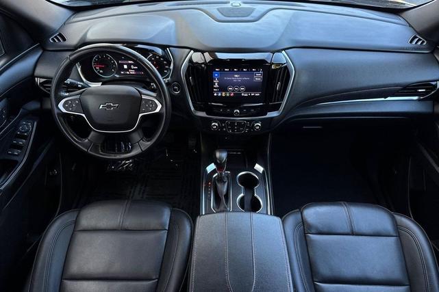 Photo of 2022 Mosaic Black Metallic Chevrolet Traverse