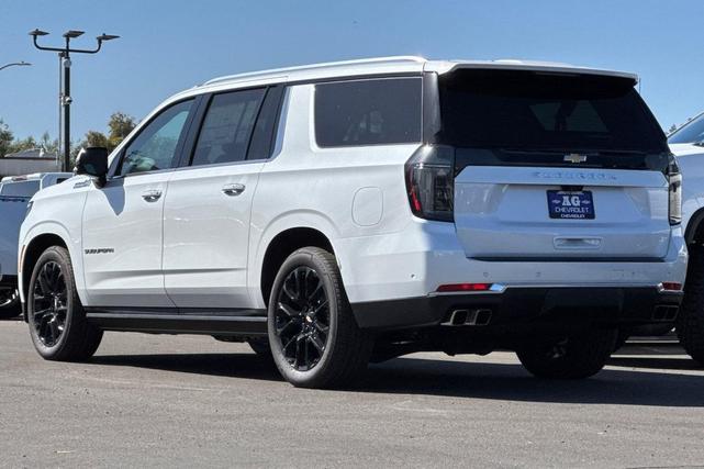 Photo of 2025 Iridescent Pearl Tricoat Chevrolet Suburban