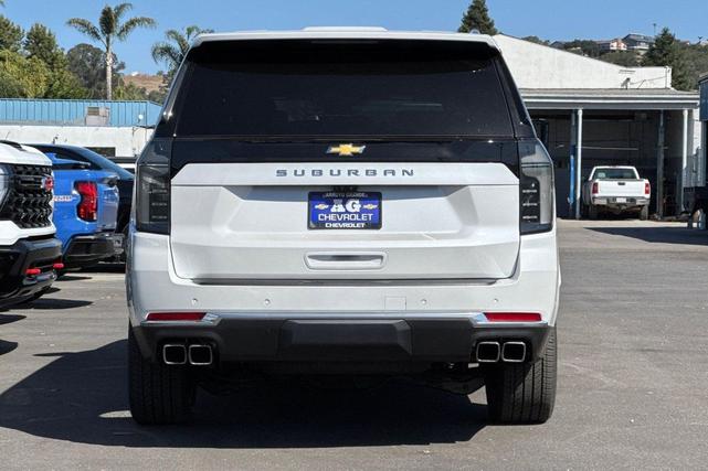 Photo of 2025 Iridescent Pearl Tricoat Chevrolet Suburban