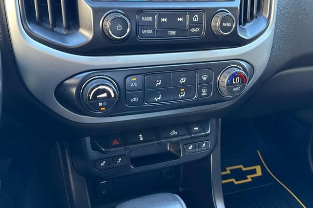 Photo of 2015 Summit White Chevrolet Colorado