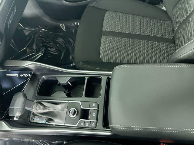 Photo of 2026 Glacier White Pearl Kia Sorento