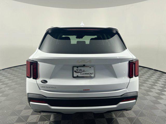 Photo of 2026 Glacier White Pearl Kia Sorento