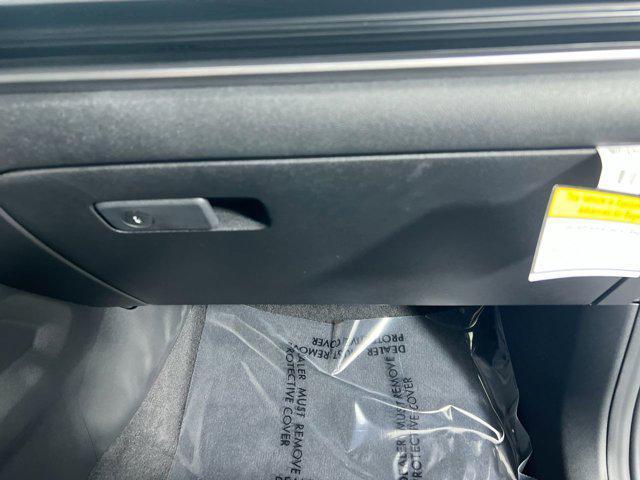 Photo of 2026 Glacier White Pearl Kia Sorento