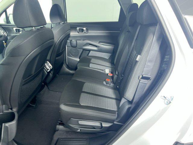 Photo of 2026 Glacier White Pearl Kia Sorento
