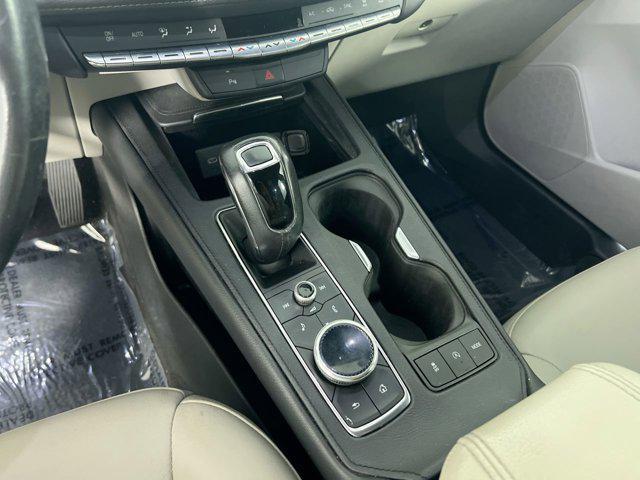 Photo of 2019 Radiant Silver Metallic Cadillac XT4