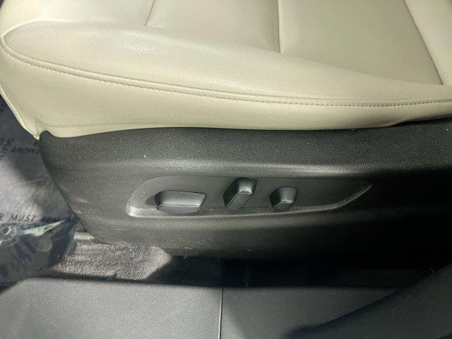 Photo of 2019 Radiant Silver Metallic Cadillac XT4