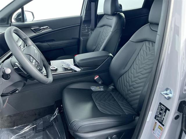 Photo of 2026 Wolf Gray Kia Sportage Hybrid