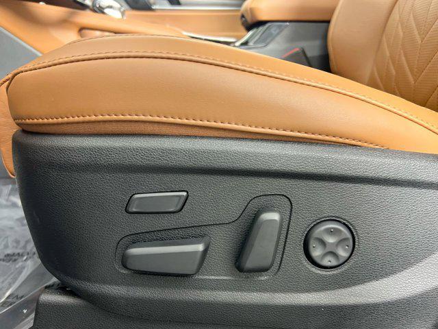 Photo of 2025 Ebony Black Kia Telluride
