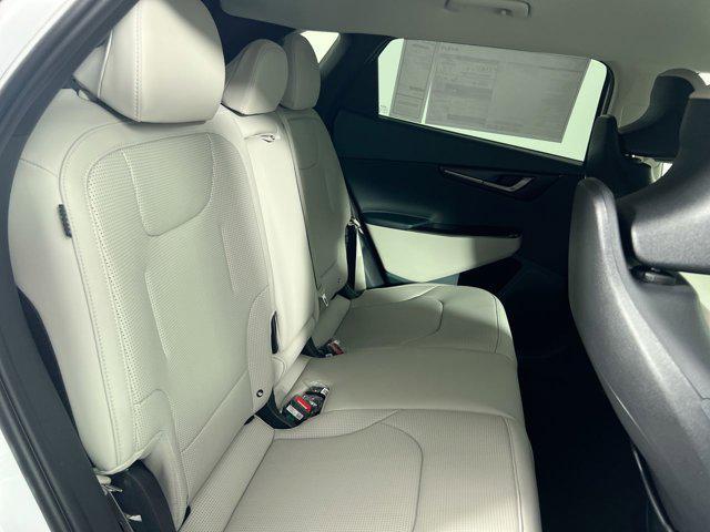 Photo of 2025 Glacier White Pearl Kia EV6